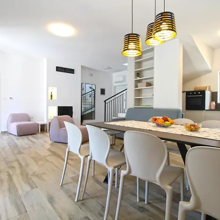 Semesterbostad Rose 2352